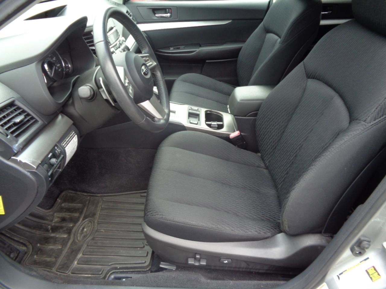 Used 2010 Subaru Outback 2.5i Premium image 21