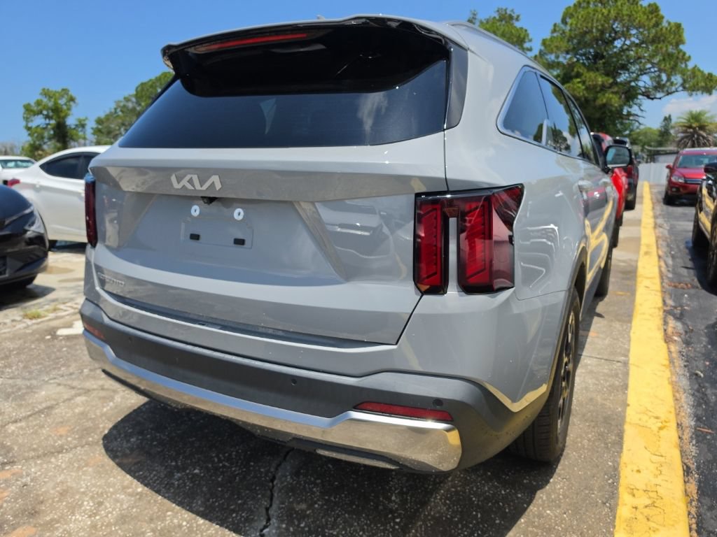 Certified 2024 Kia Sorento S FWD image 16