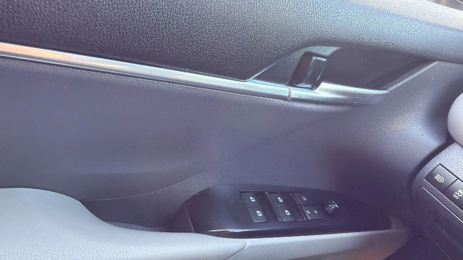 Used 2020 Toyota Camry LE image 22