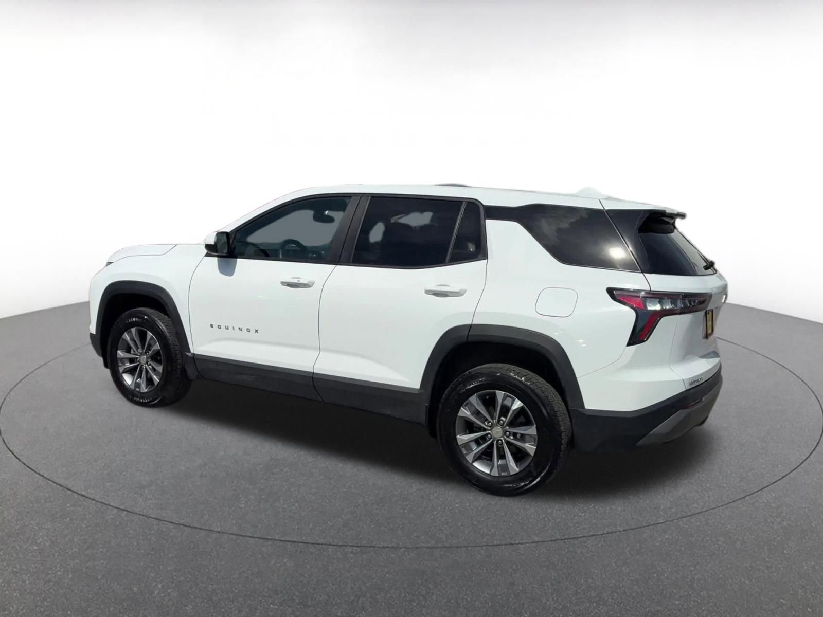 Used 2025 Chevrolet Equinox LT image 10