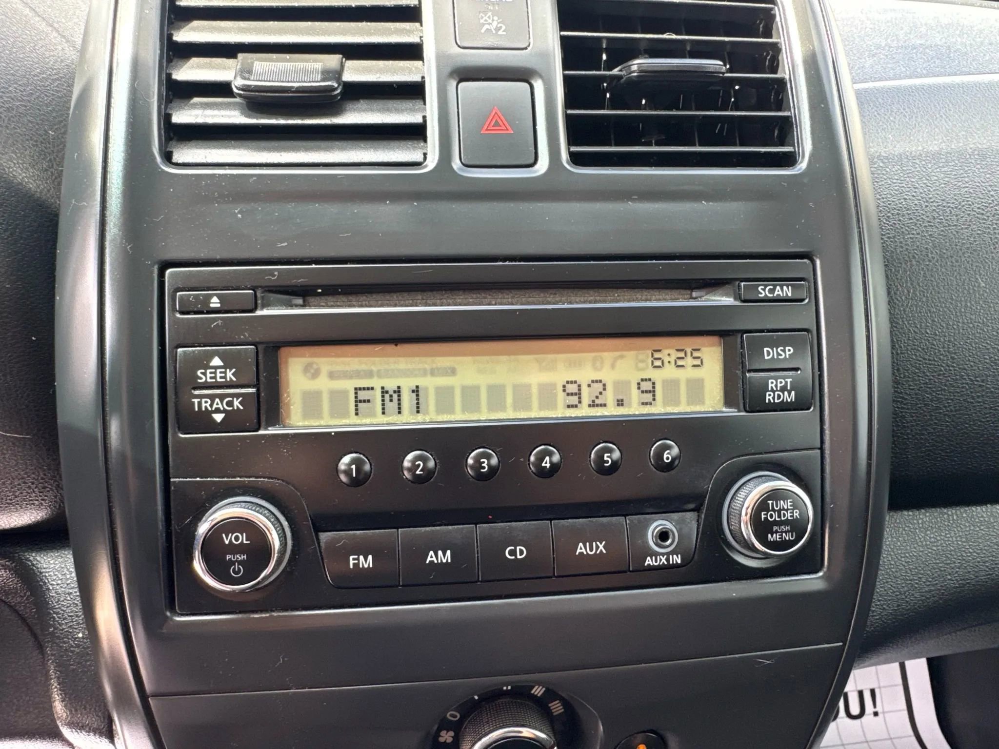 Used 2017 Nissan Versa S Plus image 38