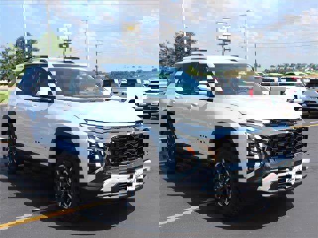 New 2026 Chevrolet Equinox ACTIV w/ Convenience Package III image 3