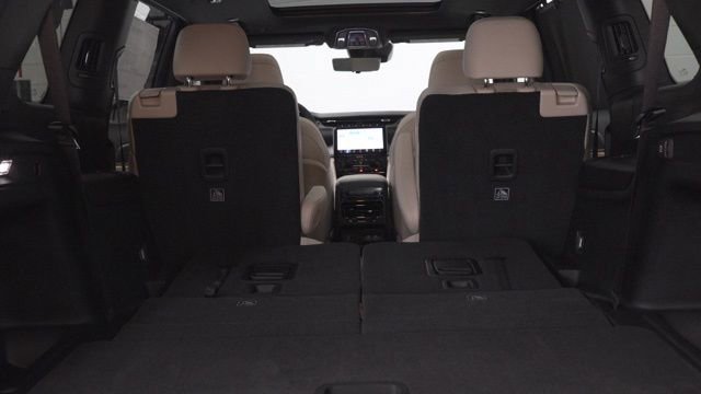 New 2025 Jeep Grand Cherokee L Limited w/ Luxury Tech Group II image 28