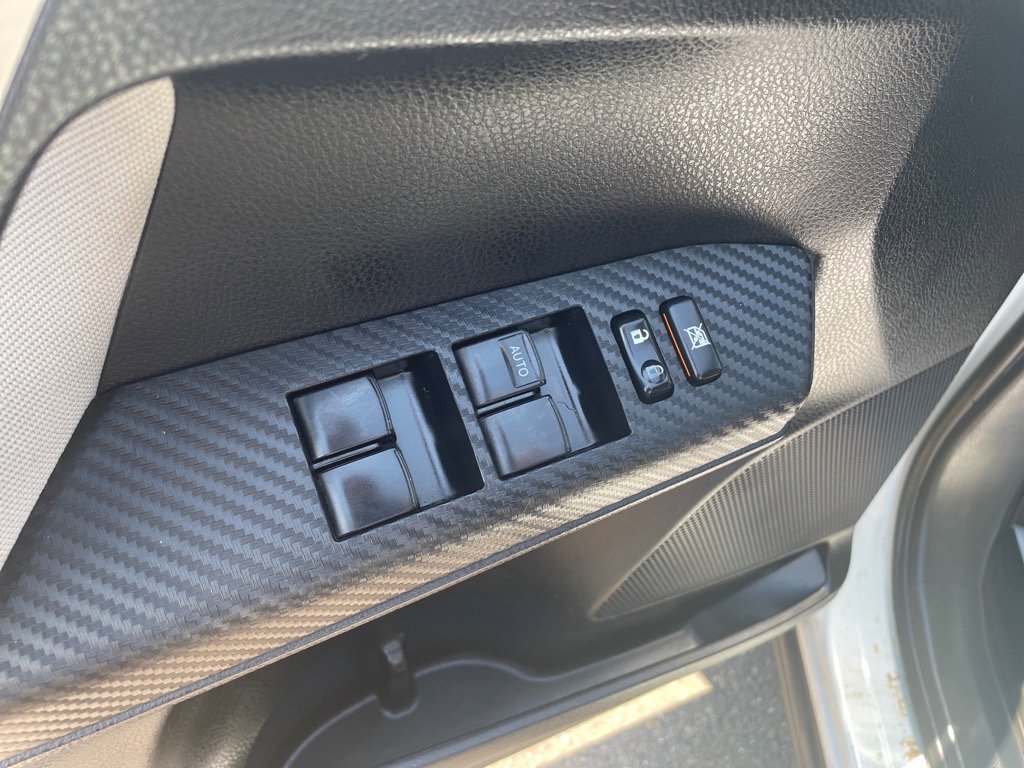 Used 2015 Toyota RAV4 LE image 12