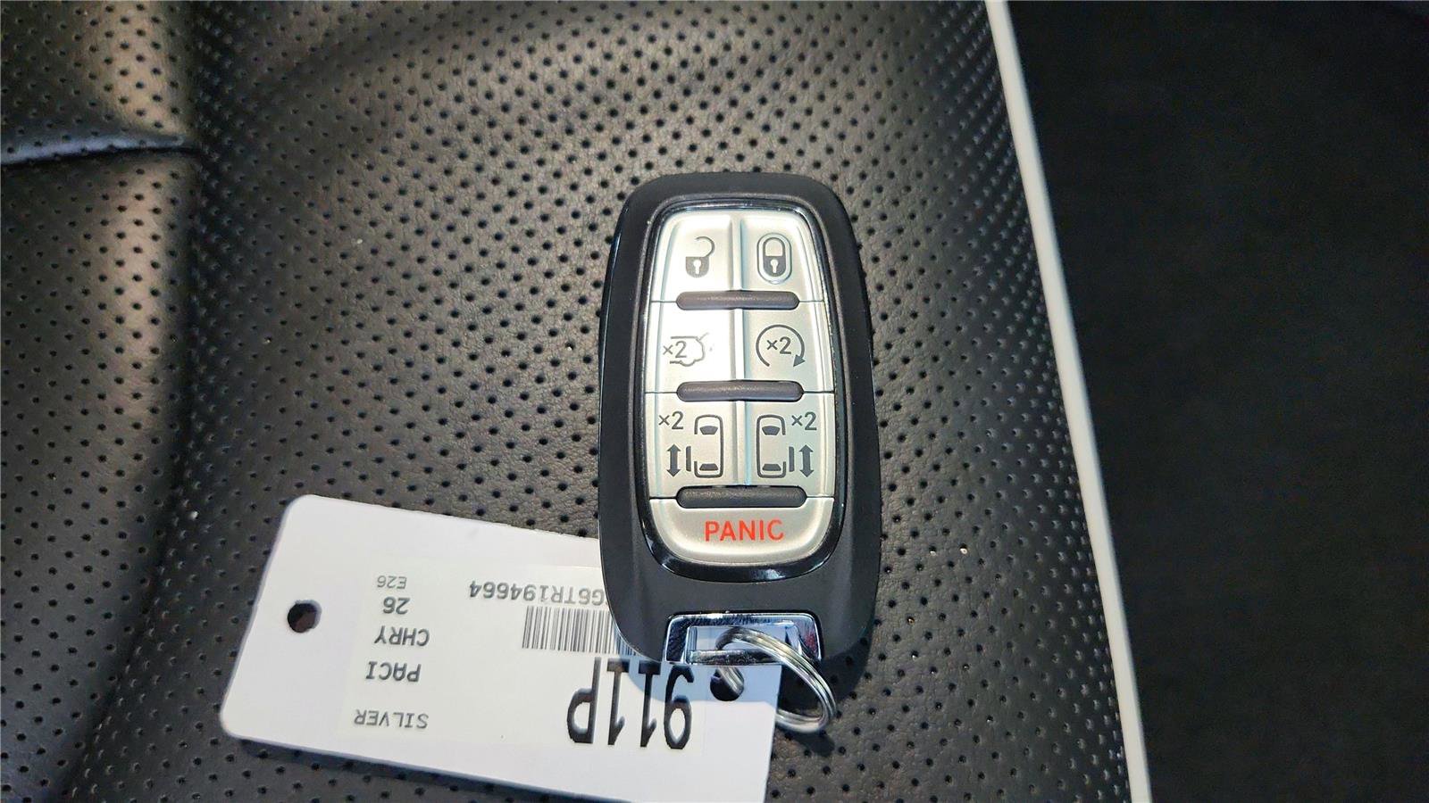 Used 2026 Chrysler Pacifica Limited FWD image 24