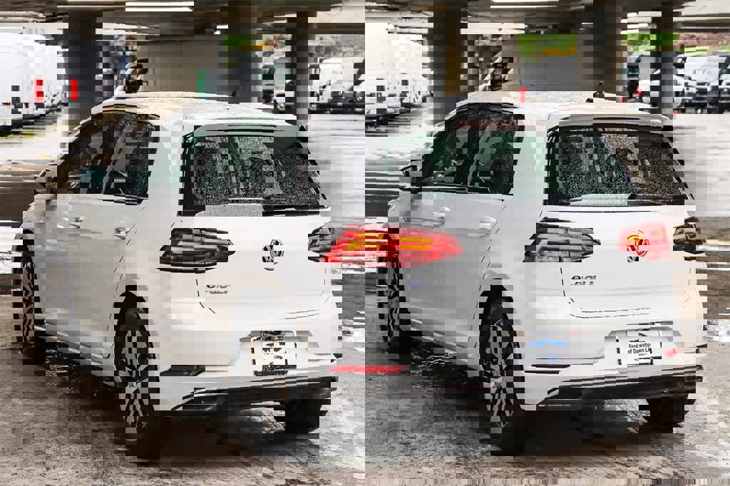 Used 2019 Volkswagen e-Golf SE w/ Driver Assistance Package image 6