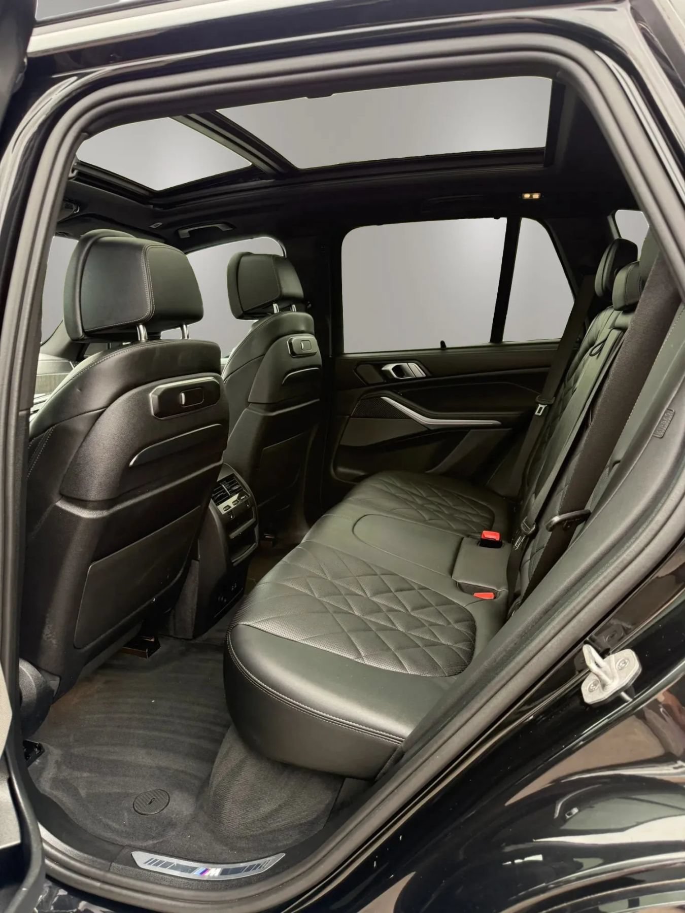 Used 2024 BMW X5 M60i w/ Executive Package AWD/4WD image 21