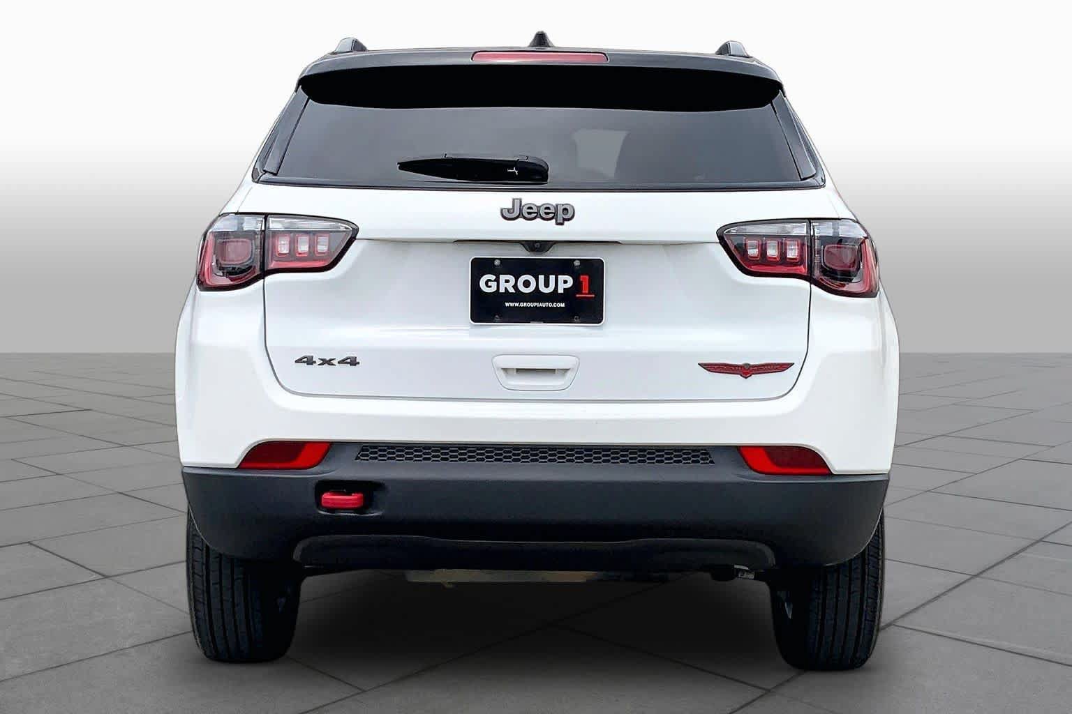 Used 2022 Jeep Compass Trailhawk AWD/4WD image 5