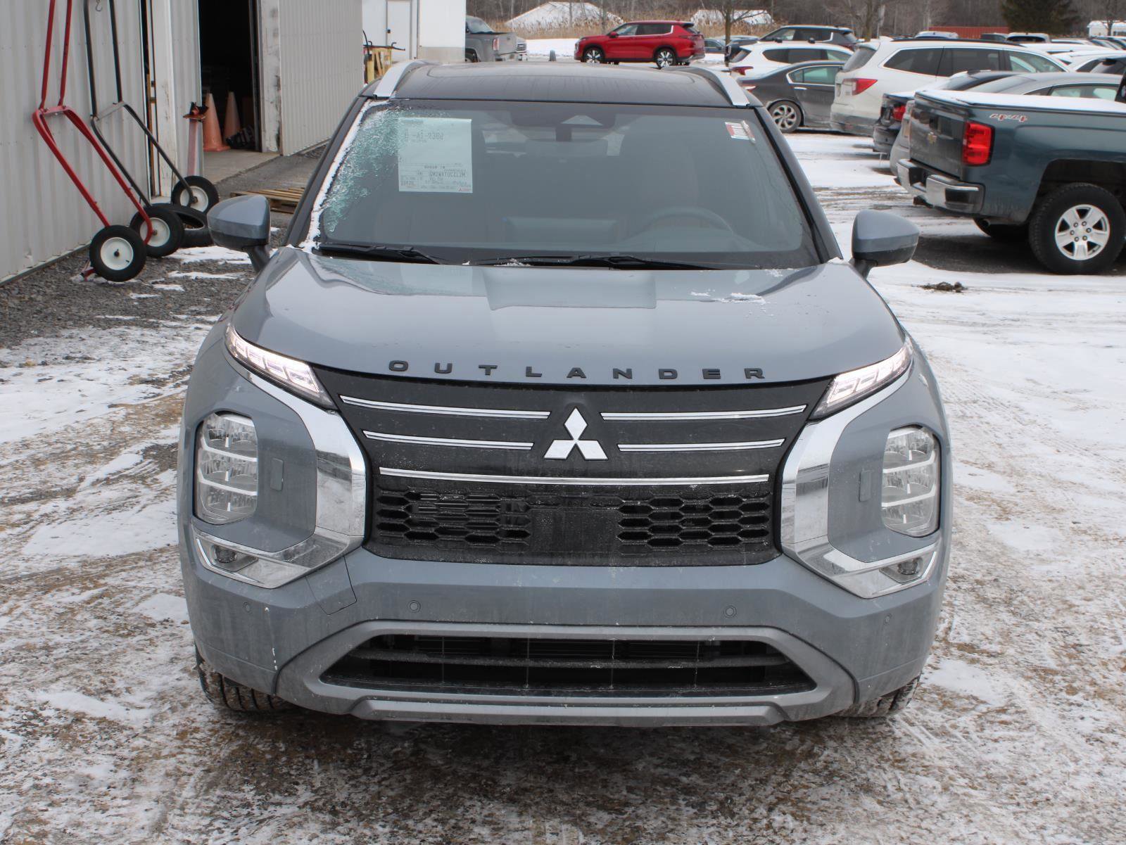 New 2026 Mitsubishi Outlander SEL image 2