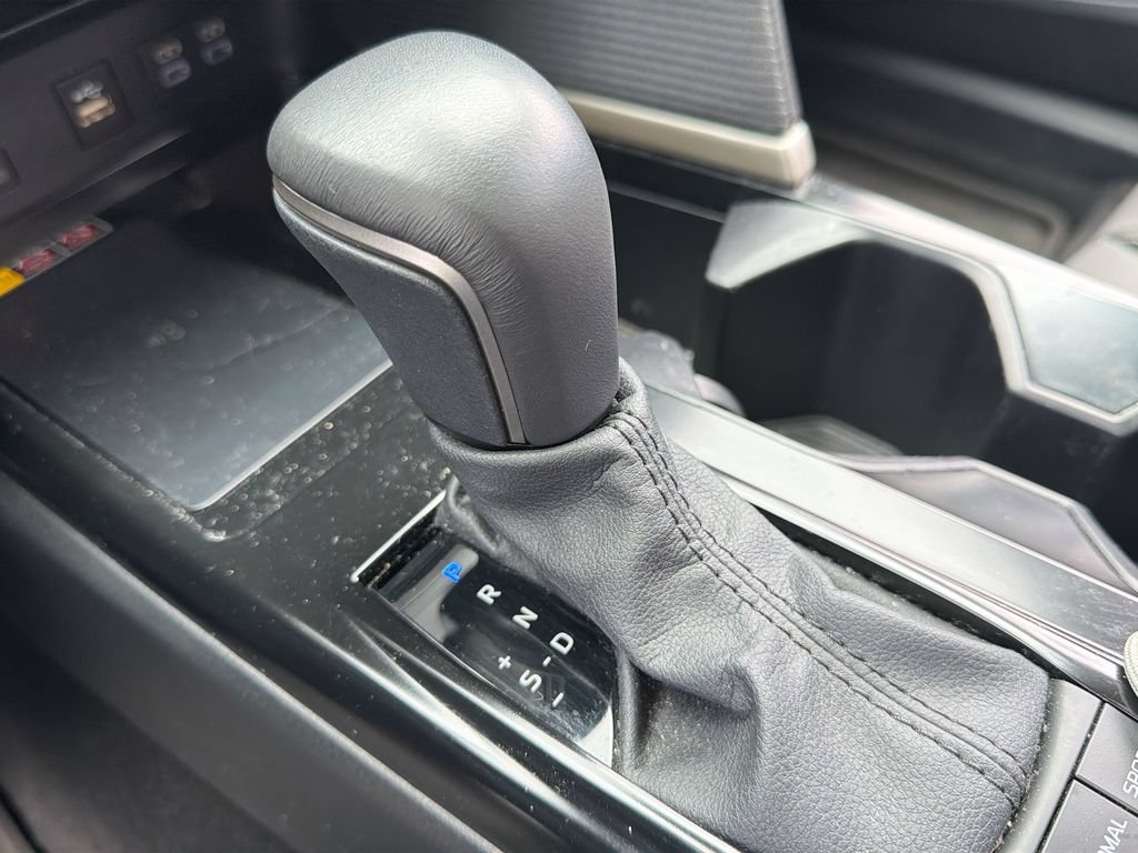 Used 2025 Toyota Camry SE FWD image 20