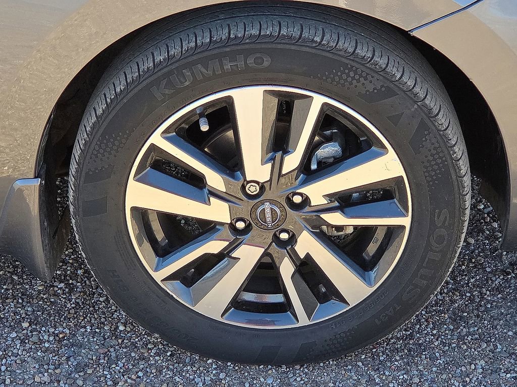 Used 2024 Nissan Versa S w/ S Plus Package image 11