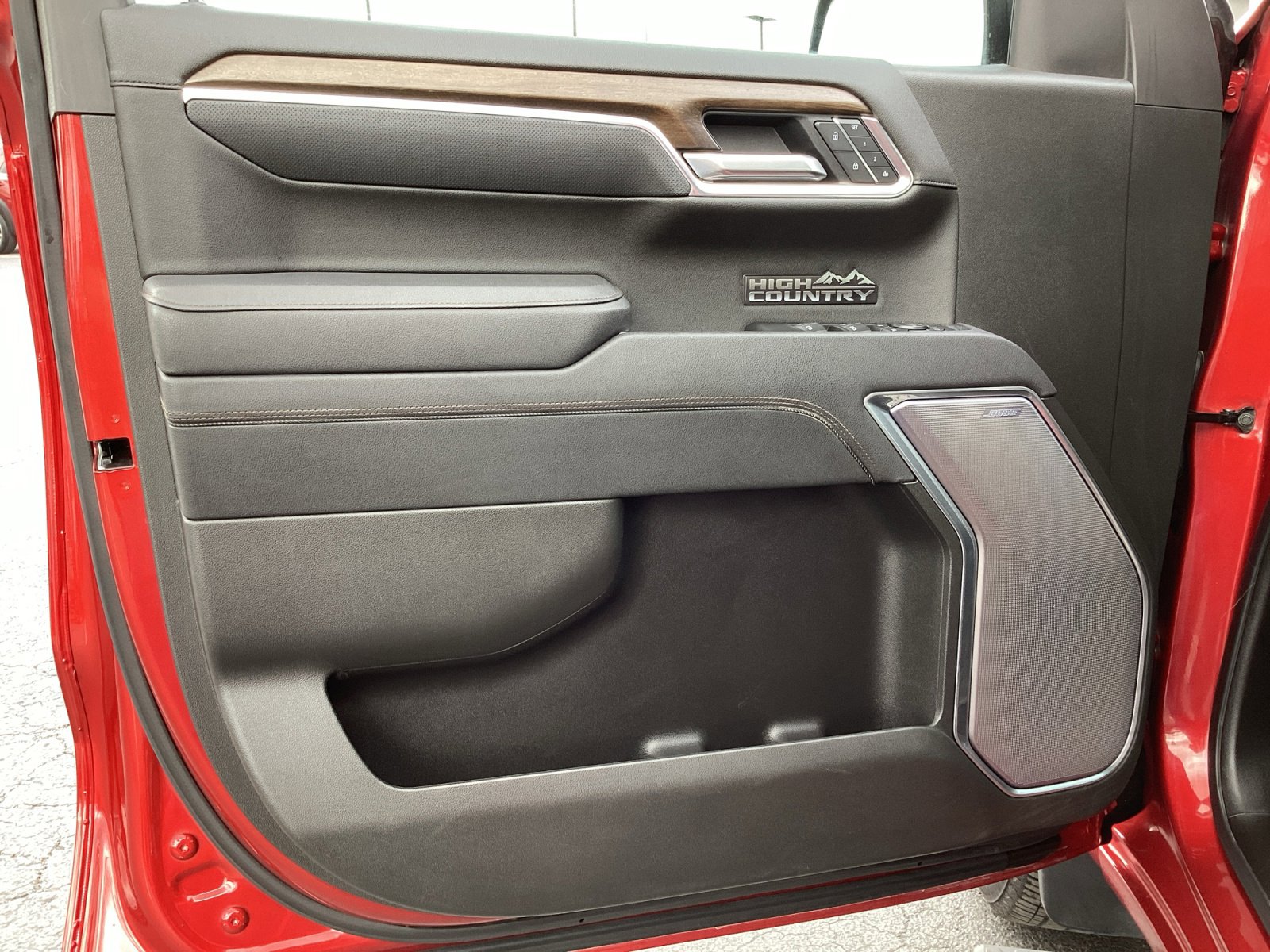 Used 2025 Chevrolet Silverado 1500 High Country image 36