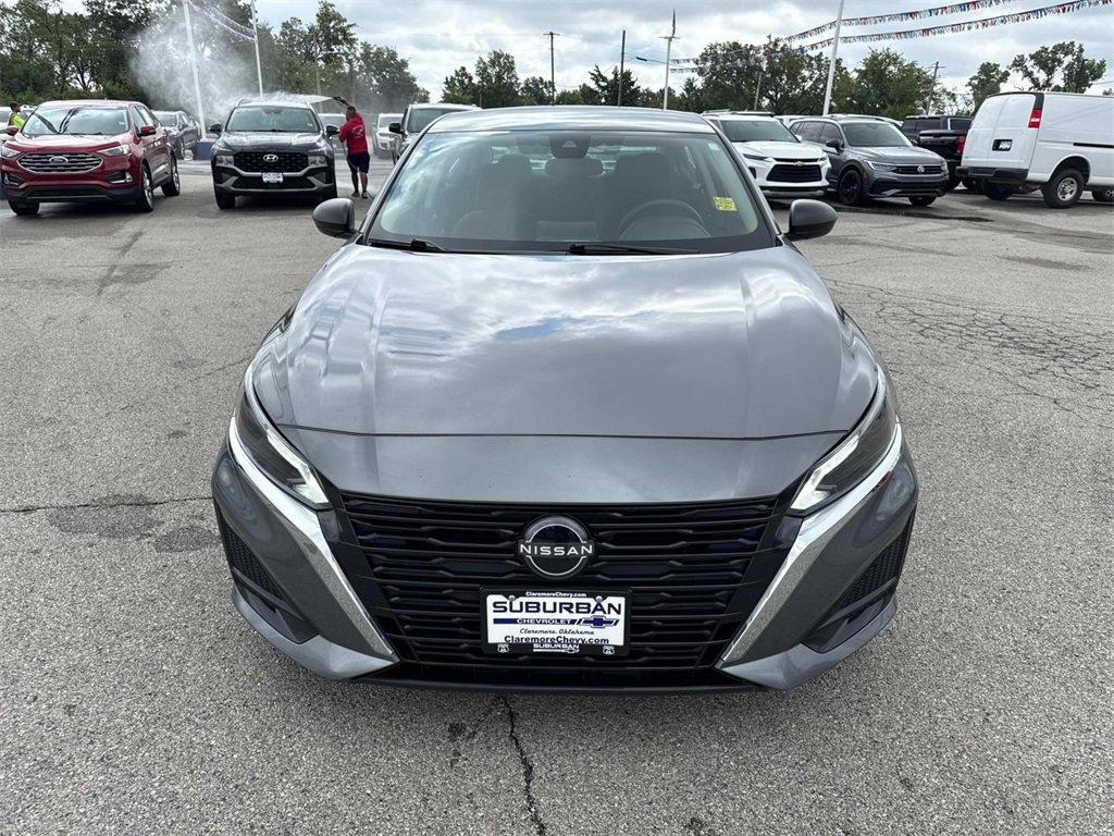 Used 2024 Nissan Altima 2.5 SV image 8