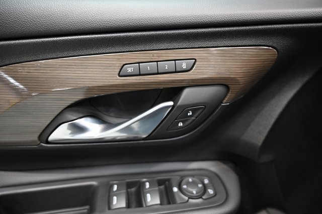 Used 2024 GMC Terrain Denali w/ Denali Premium Package image 28