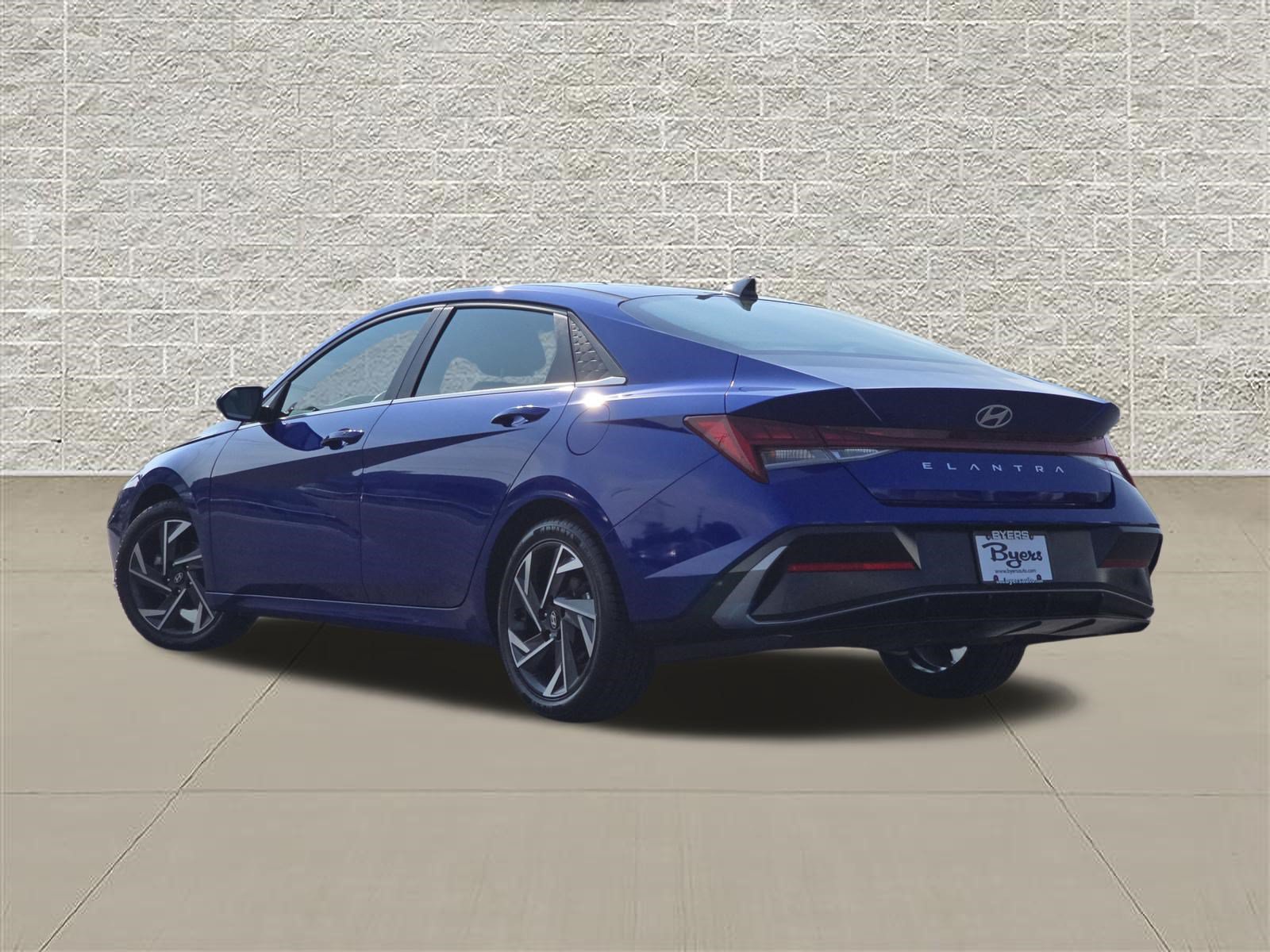Used 2024 Hyundai Elantra SEL w/ Convenience Package FWD image 5