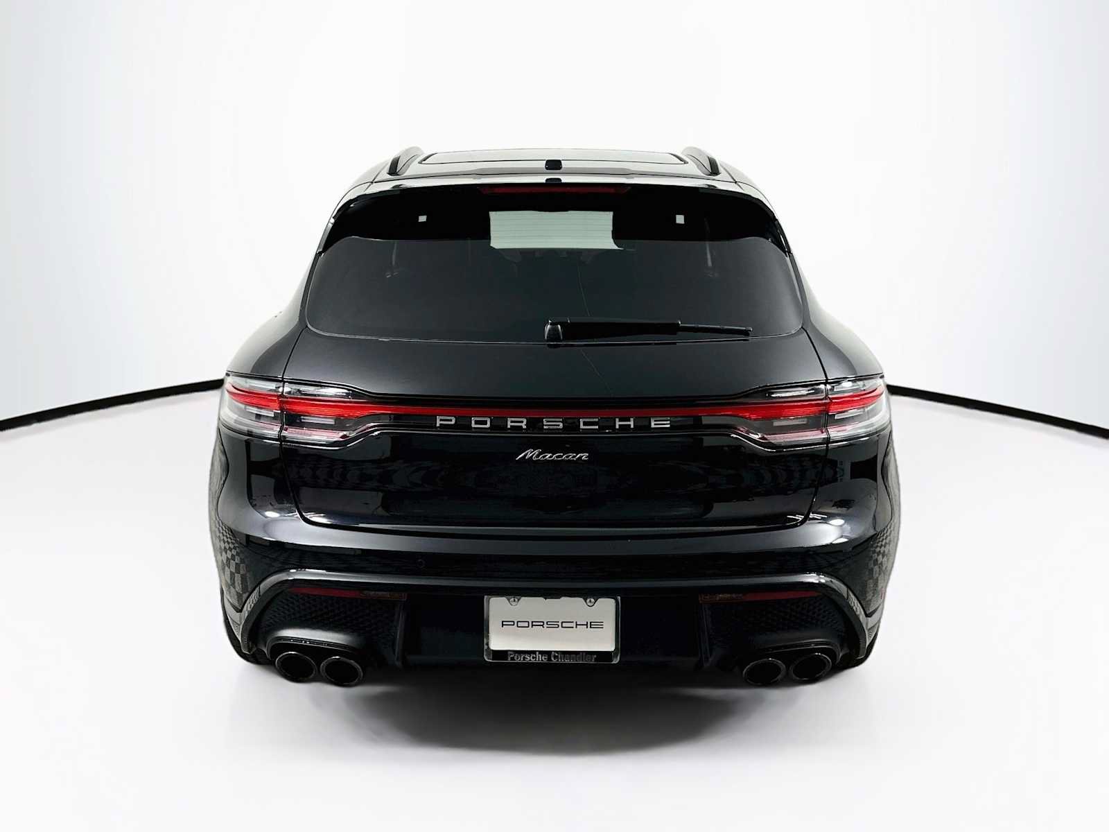 Certified 2026 Porsche Macan AWD/4WD image 10