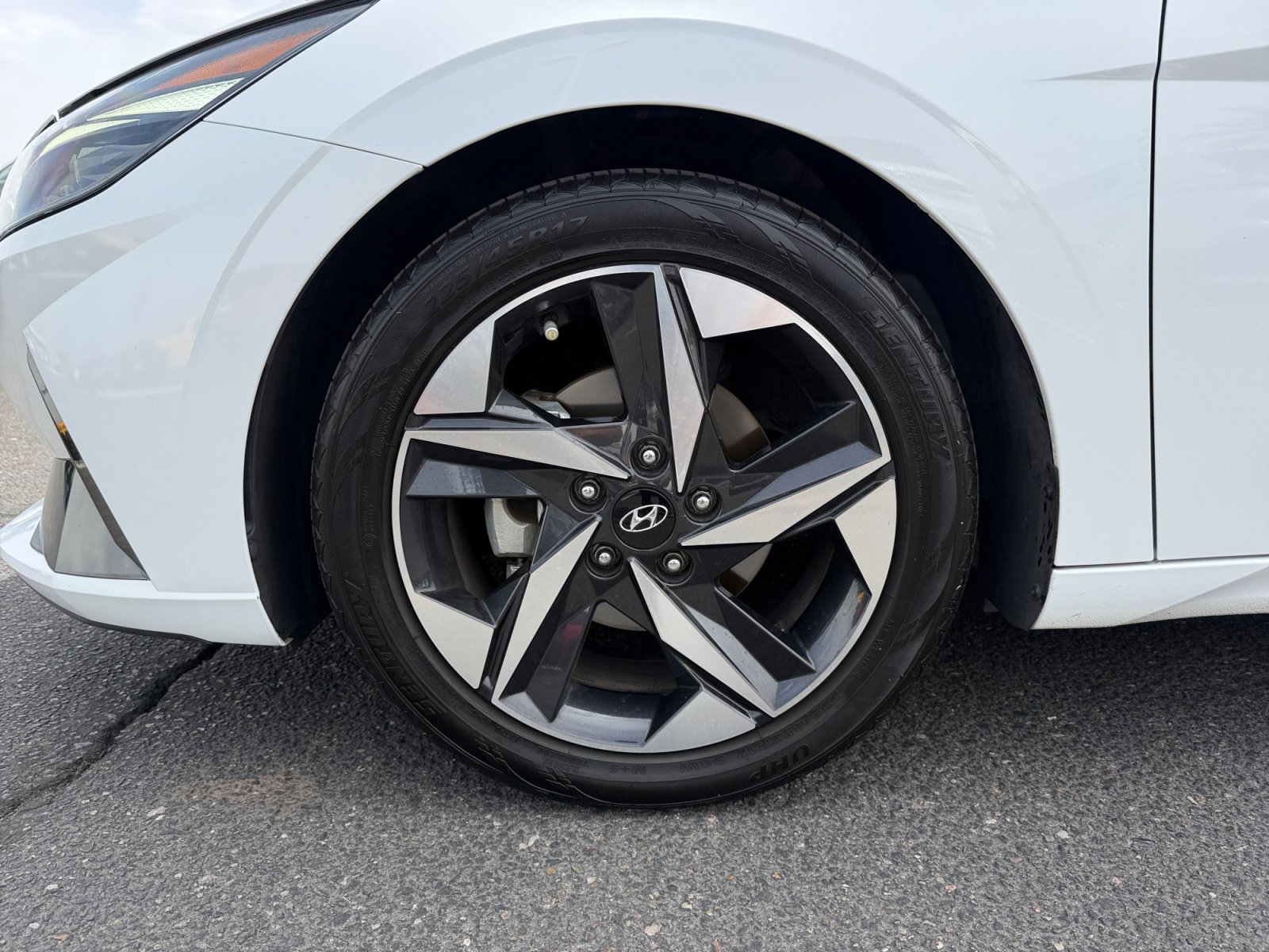 Used 2021 Hyundai Elantra Limited FWD image 26
