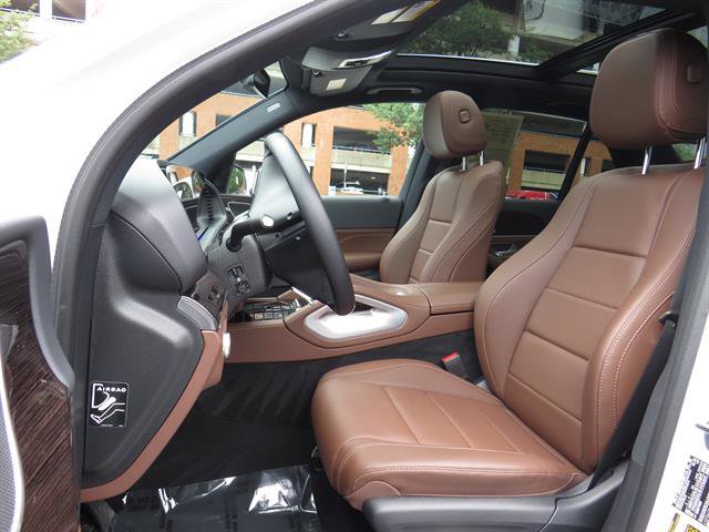 Used 2025 Mercedes-Benz GLE 450e 4MATIC w/ Winter Package image 19