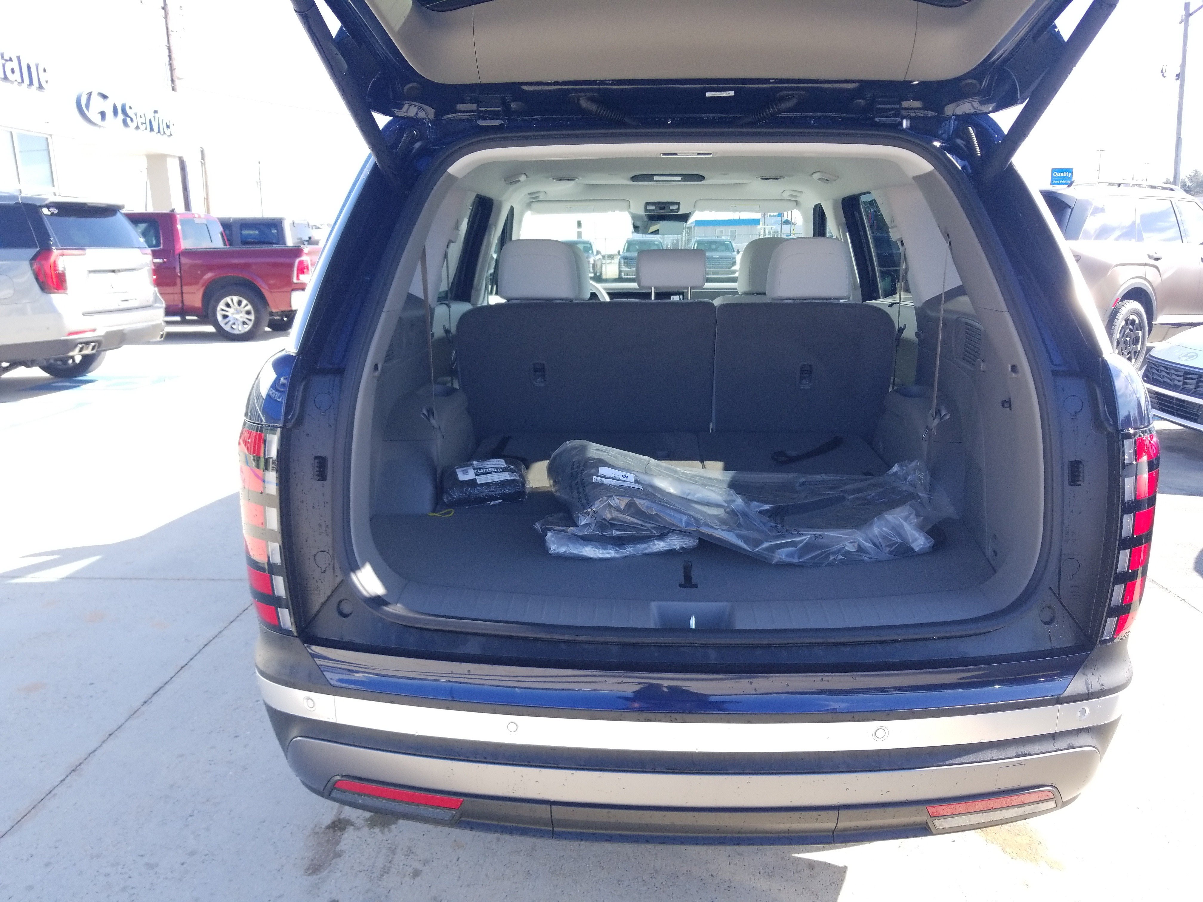 Used 2026 Hyundai Palisade SEL Premium FWD image 13