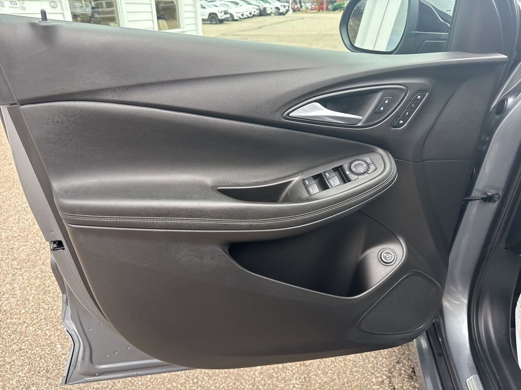 Used 2020 Buick Encore GX Essence w/ Advanced Technology Package image 12