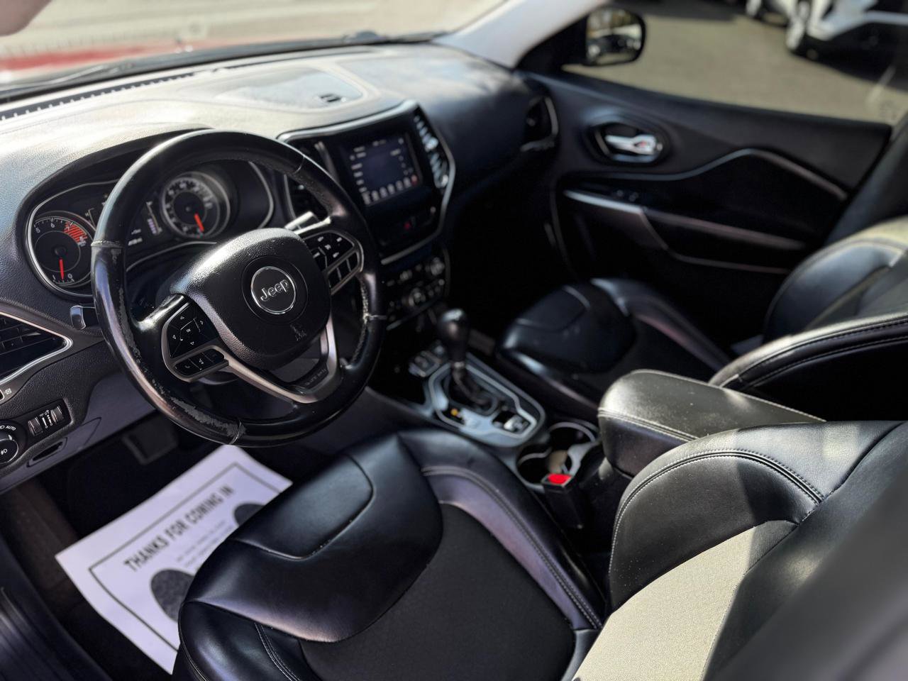 Used 2019 Jeep Cherokee Latitude Plus FWD image 12