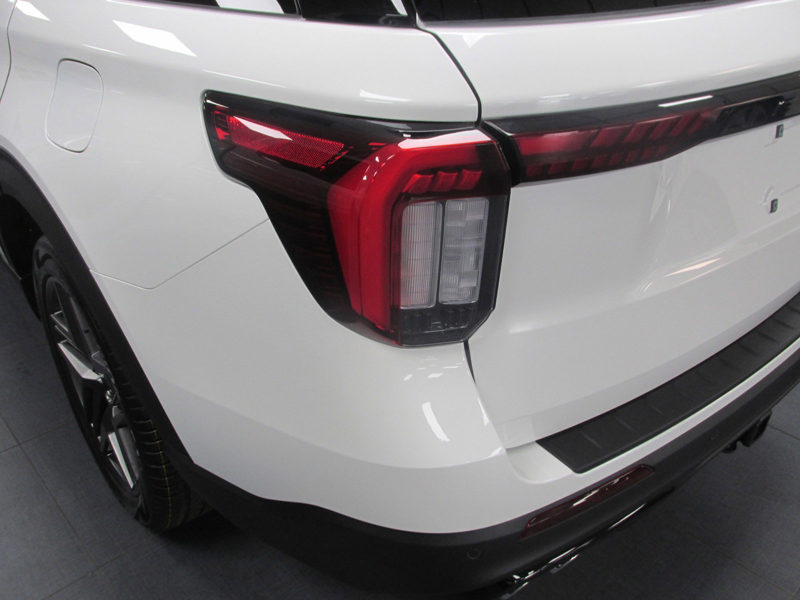 New 2025 Ford Explorer ST w/ Sun And Sound Package image 6