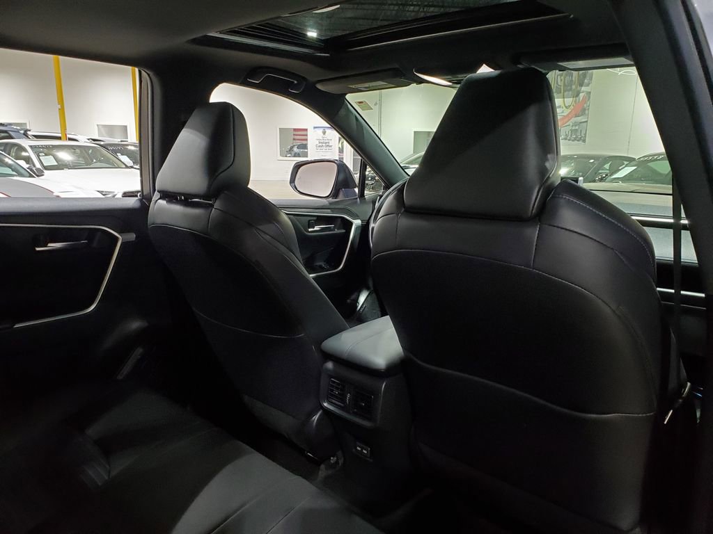 Used 2022 Toyota RAV4 XSE AWD/4WD image 19
