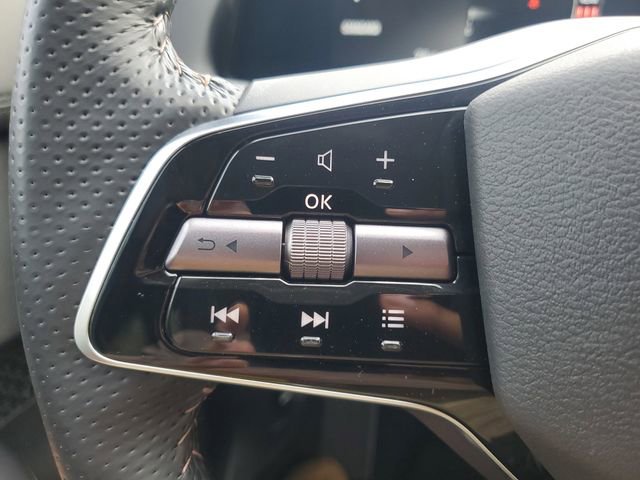 Certified 2023 Nissan Ariya FWD image 16