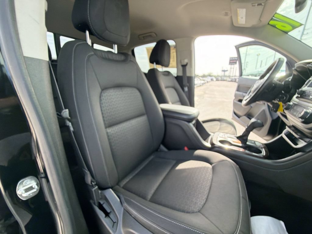 Used 2016 GMC Canyon SLE w/ SLE Convenience Package RWD image 13