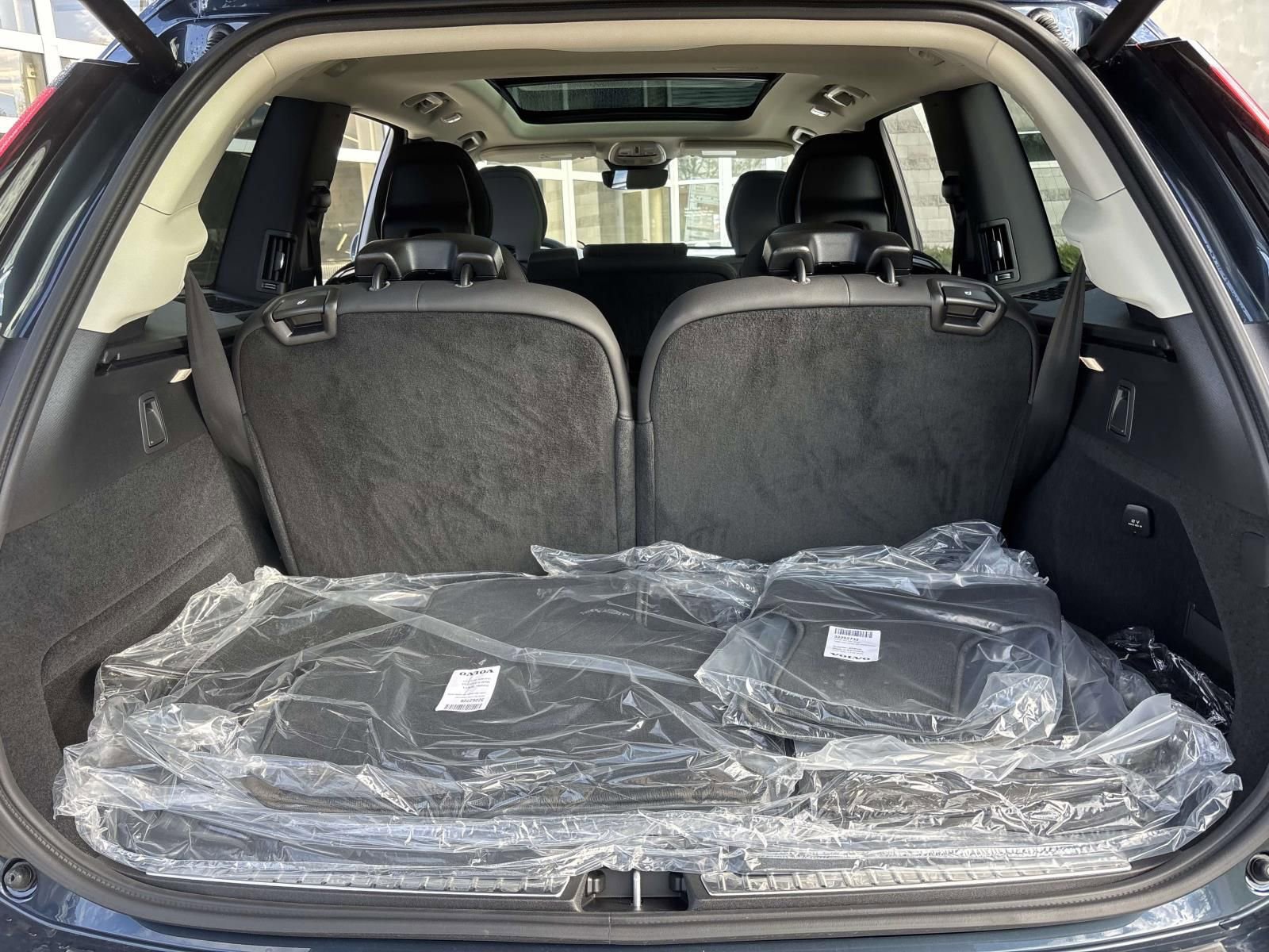 Used 2026 Volvo XC90 B5 Plus w/ Protection Package Premier AWD/4WD image 9