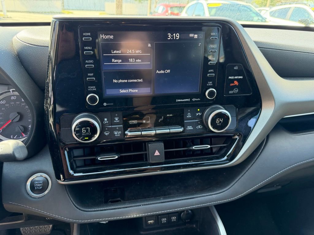 Used 2020 Toyota Highlander LE image 27