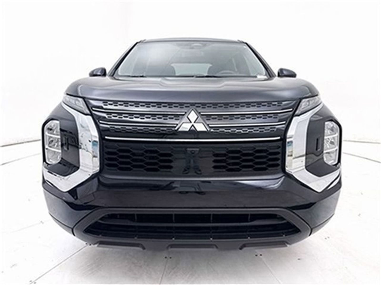 New 2025 Mitsubishi Outlander ES image 8