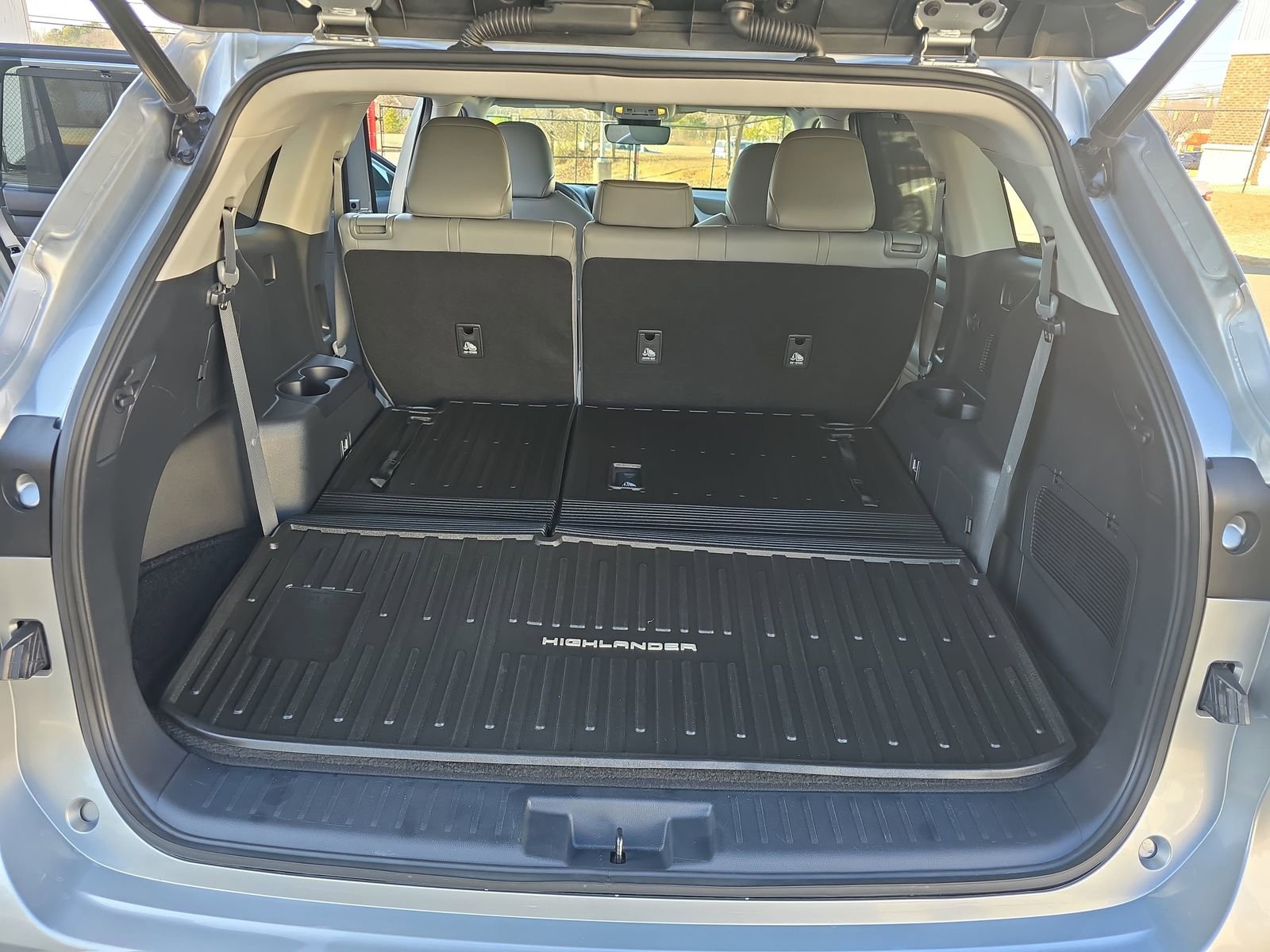 Used 2023 Toyota Highlander XLE image 20