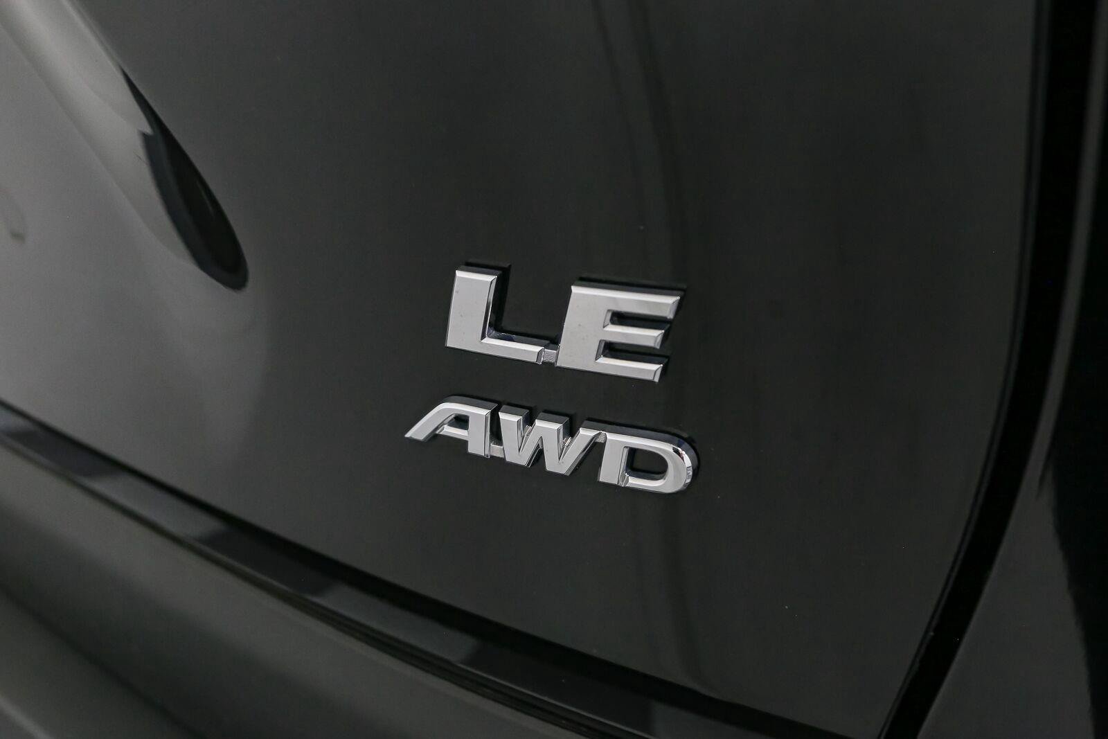 Certified 2024 Toyota RAV4 LE AWD/4WD image 12