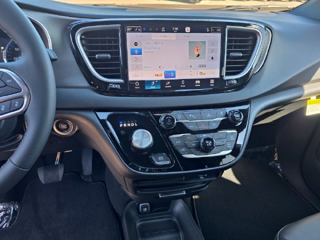 New 2027 Chrysler Pacifica LX FWD image 20