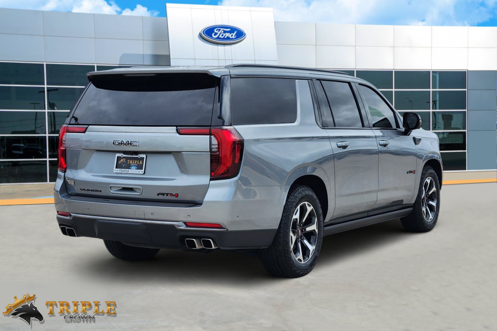 Used 2026 GMC Yukon XL AT4 w/ AT4 Premium Plus Package AWD/4WD image 5