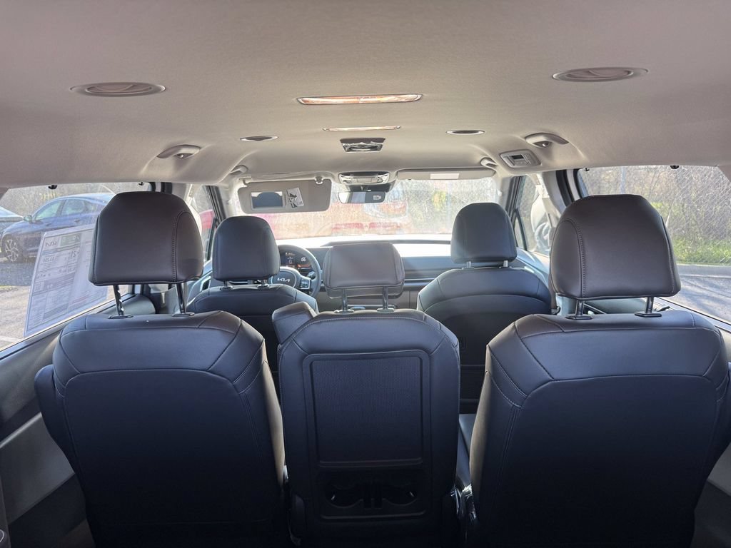 New 2026 Kia Carnival EX FWD image 13