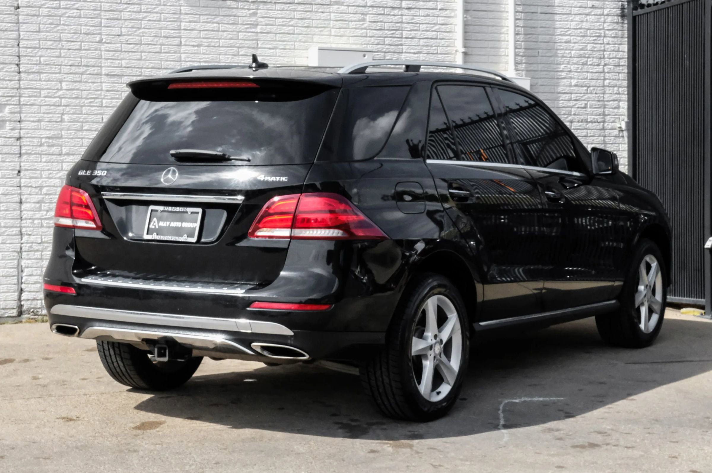 Used 2017 Mercedes-Benz GLE 350 4MATIC w/ Premium 1 Package image 8