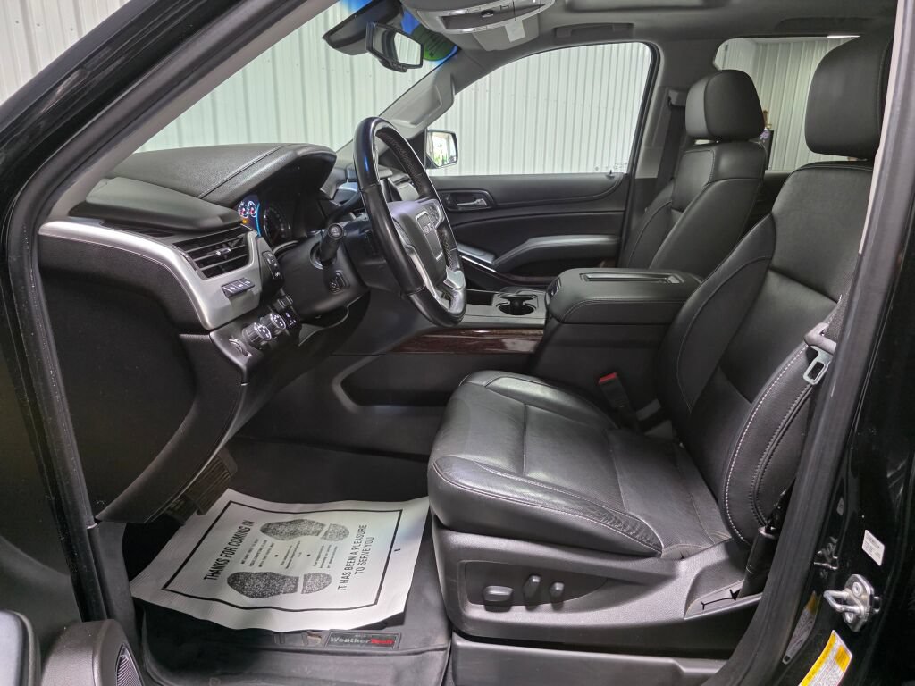Used 2019 GMC Yukon XL SLT w/ Graphite Performance Edition AWD/4WD image 9