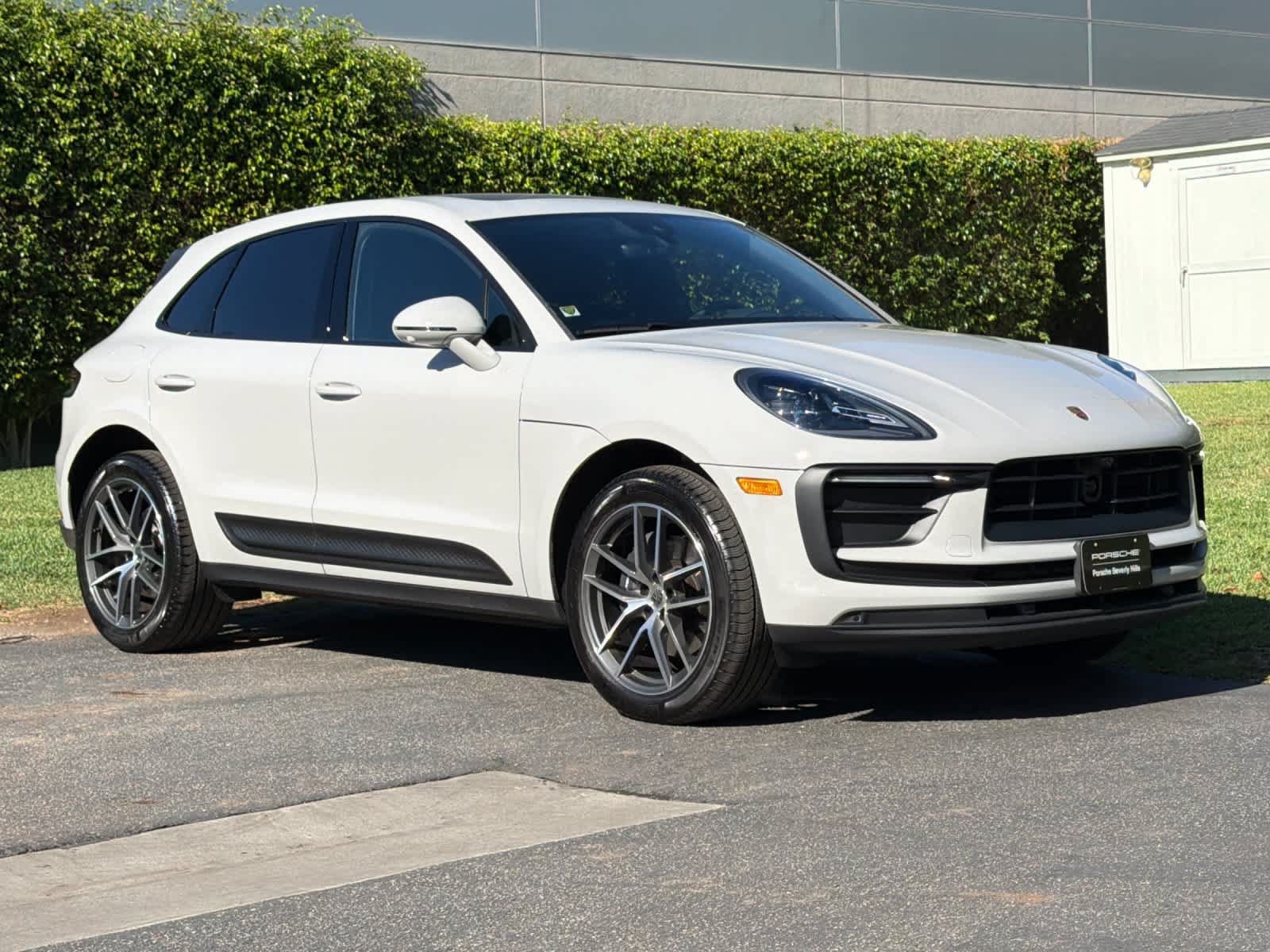 New 2026 Porsche Macan AWD/4WD image 10