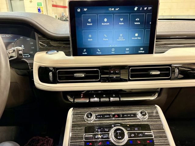 Used 2023 Lincoln Aviator Black Label w/ Dynamic Handling Package image 4