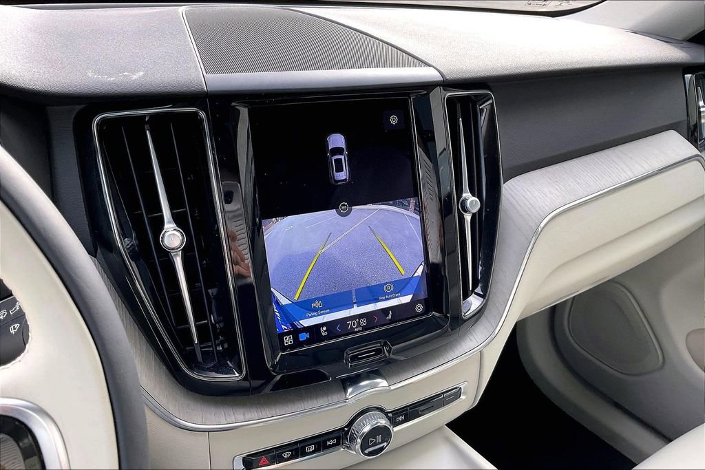 Certified 2023 Volvo XC60 B5 Plus w/ Climate Package AWD/4WD image 14