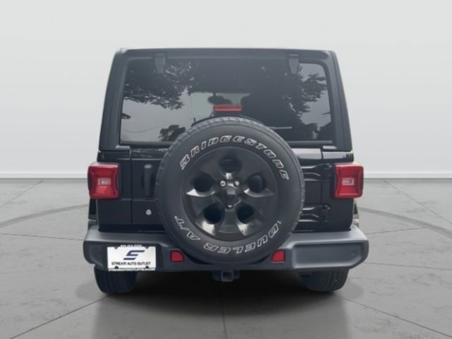 Used 2018 Jeep Wrangler Unlimited Sahara image 4