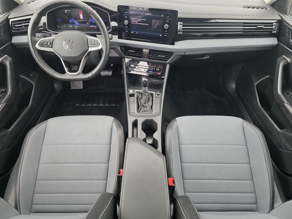 Used 2025 Volkswagen Jetta SE image 19