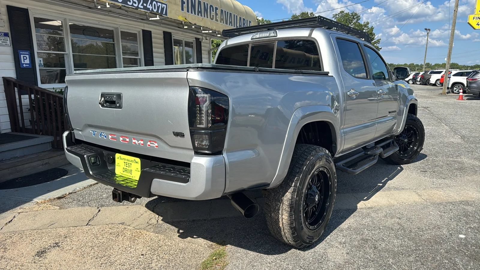 Used 2016 Toyota Tacoma TRD Sport w/ Towing Package AWD/4WD image 3