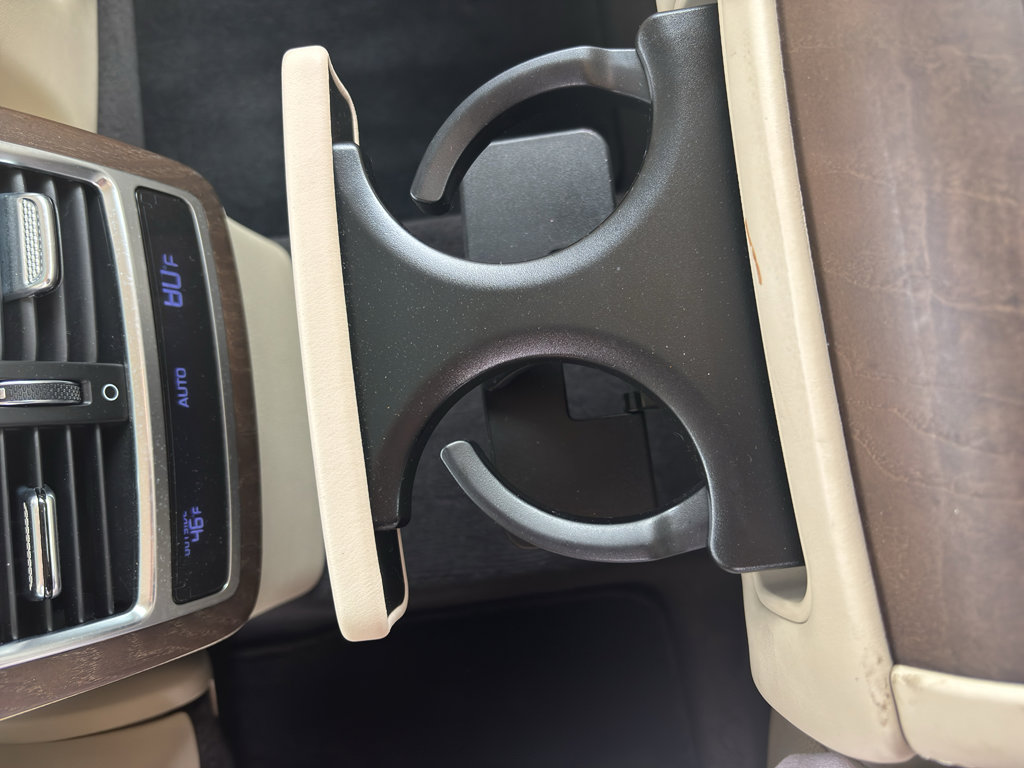 Used 2019 Kia K900 Luxury image 9