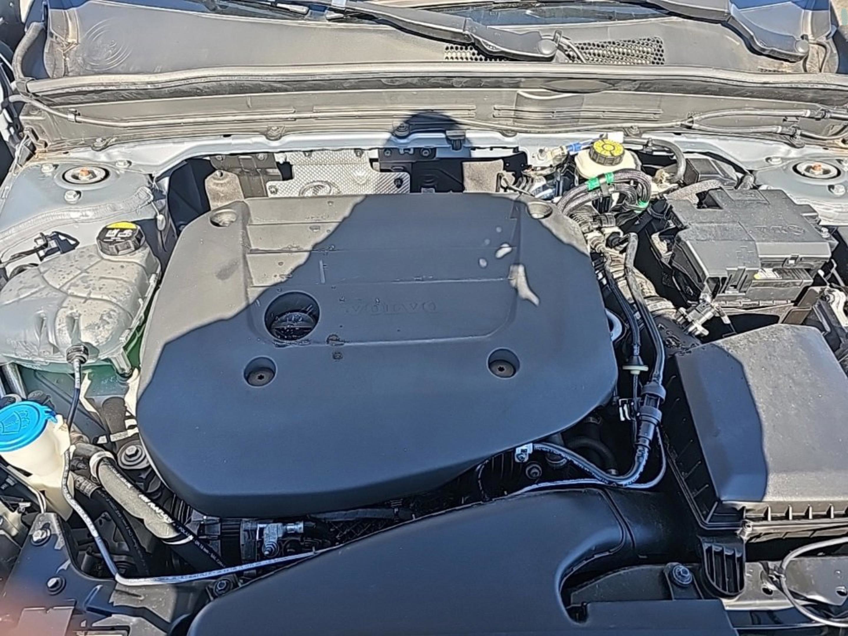 Used 2023 Volvo XC40 B5 Plus w/ Protection Package Premier image 10