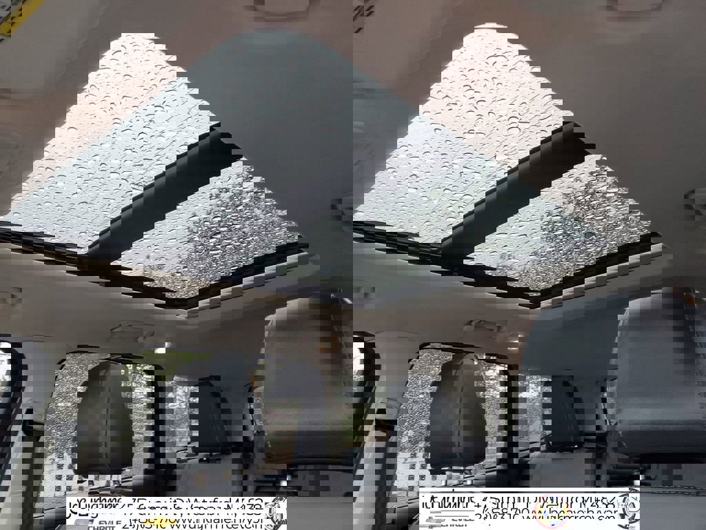 Used 2017 Ford Escape SE w/ SE Sport Appearance Package image 19