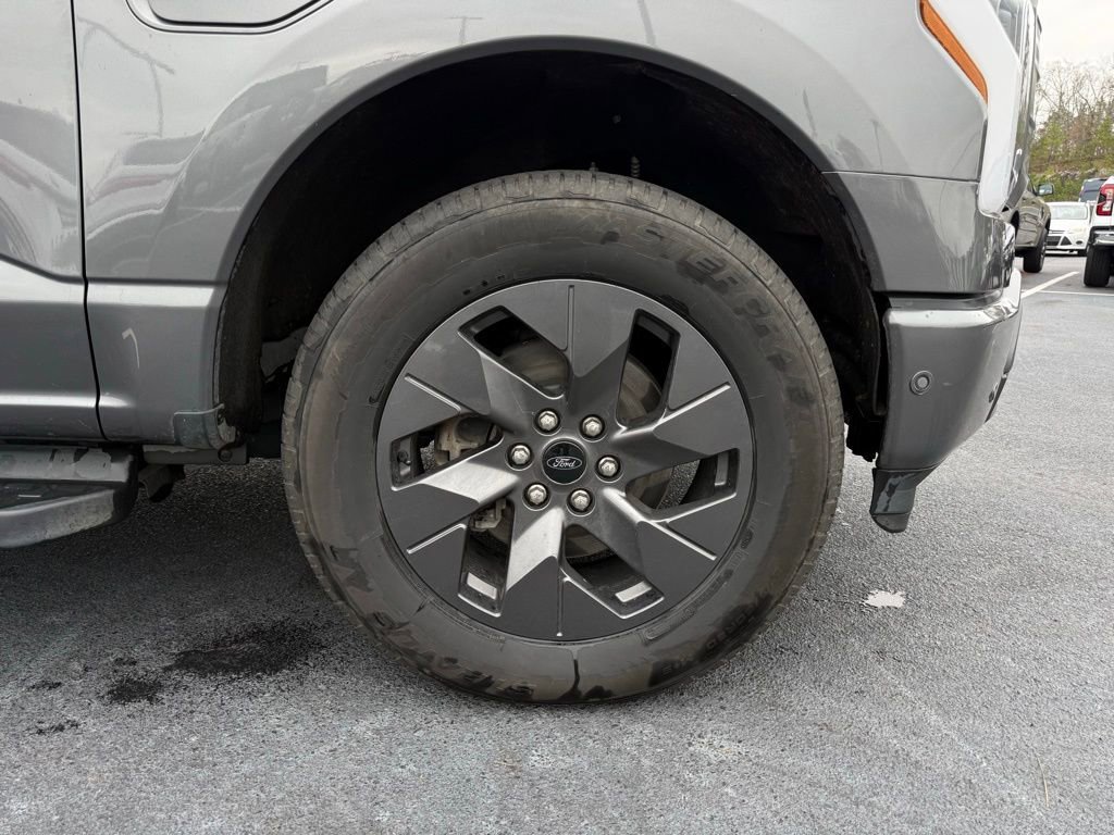 Certified 2022 Ford F150 Lightning Lariat w/ Equipment Group 511A High image 33