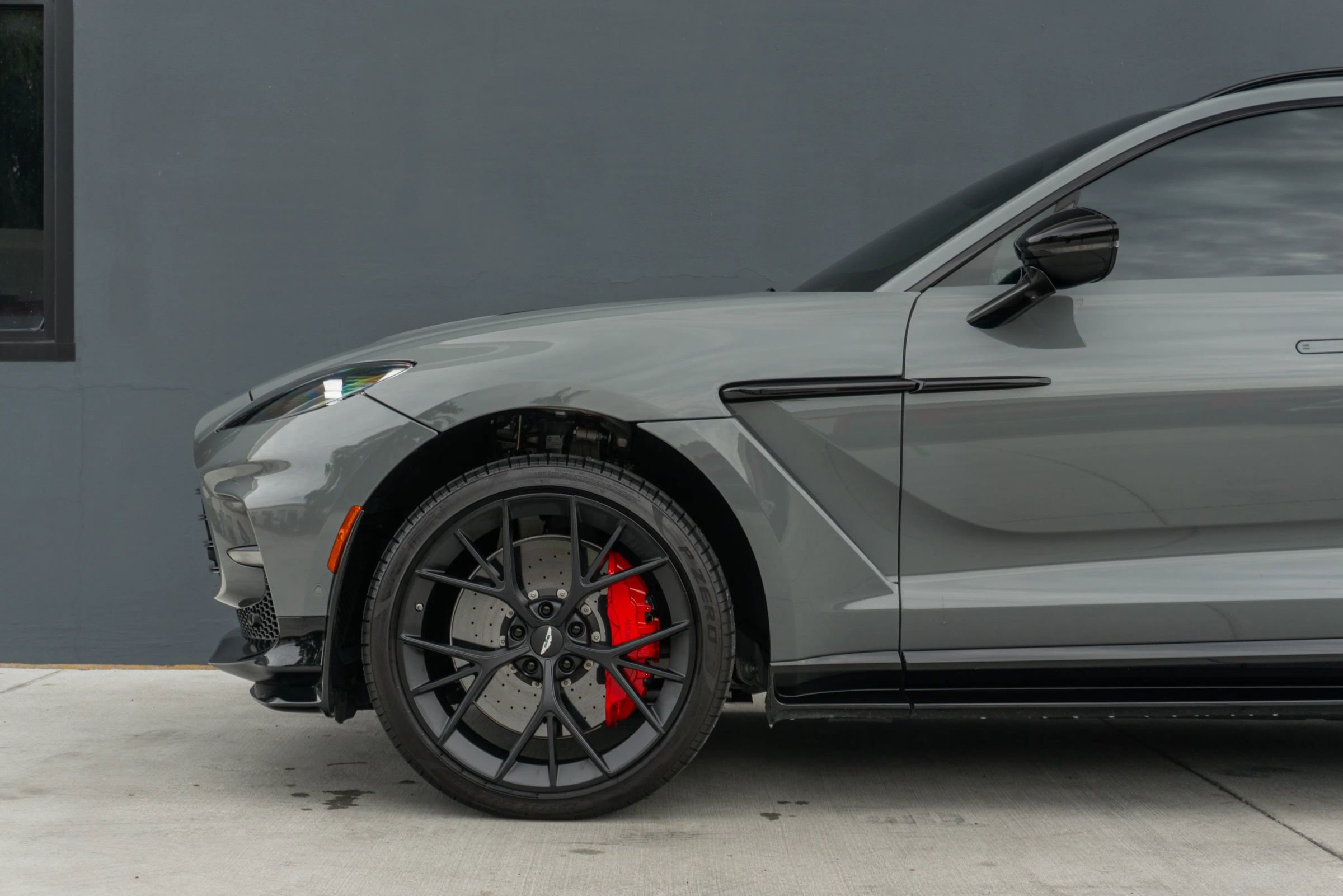 Used 2025 Aston Martin DBX 707 image 17